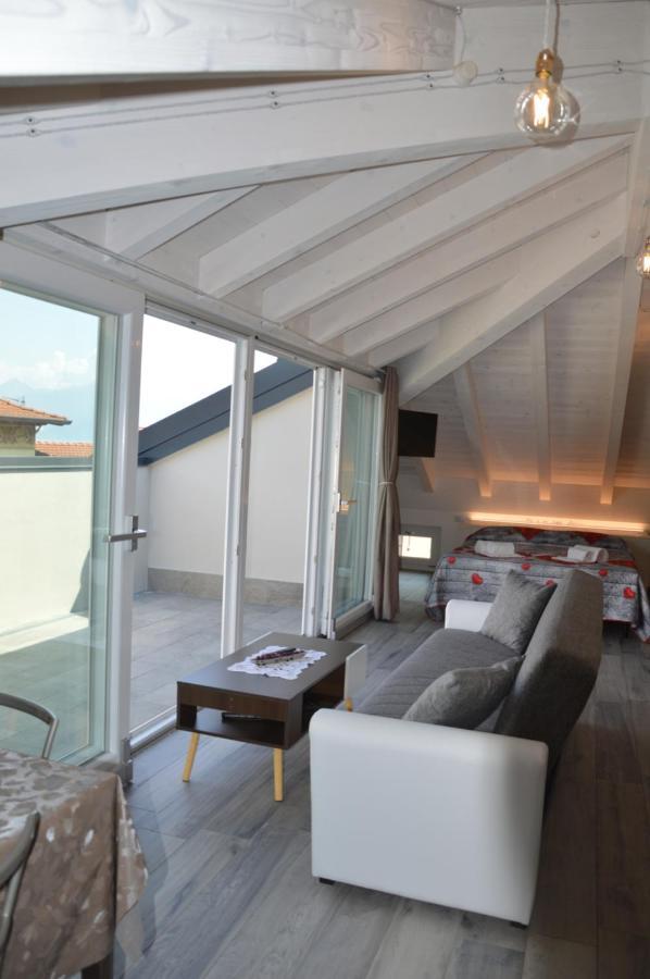 White Suite - Jacuzzi, Swimming Pool & Lake View 레체노 외부 사진